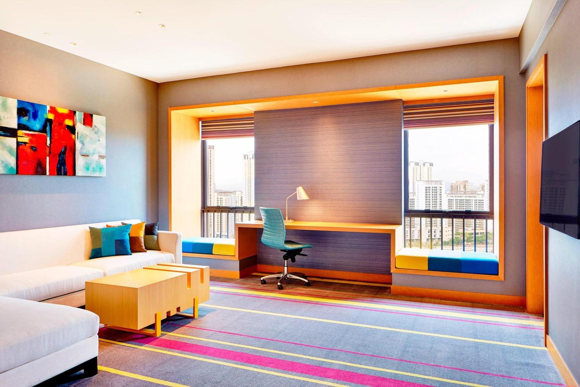 Aloft Dynamic Town Hotel Шънджън Екстериор снимка