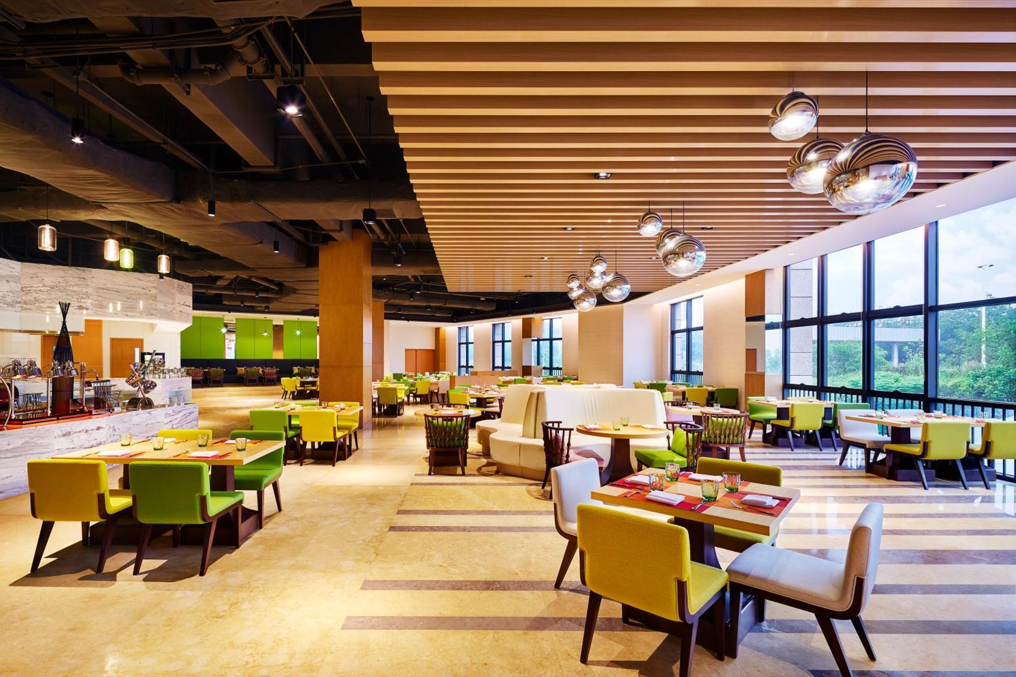 Aloft Dynamic Town Hotel Шънджън Екстериор снимка