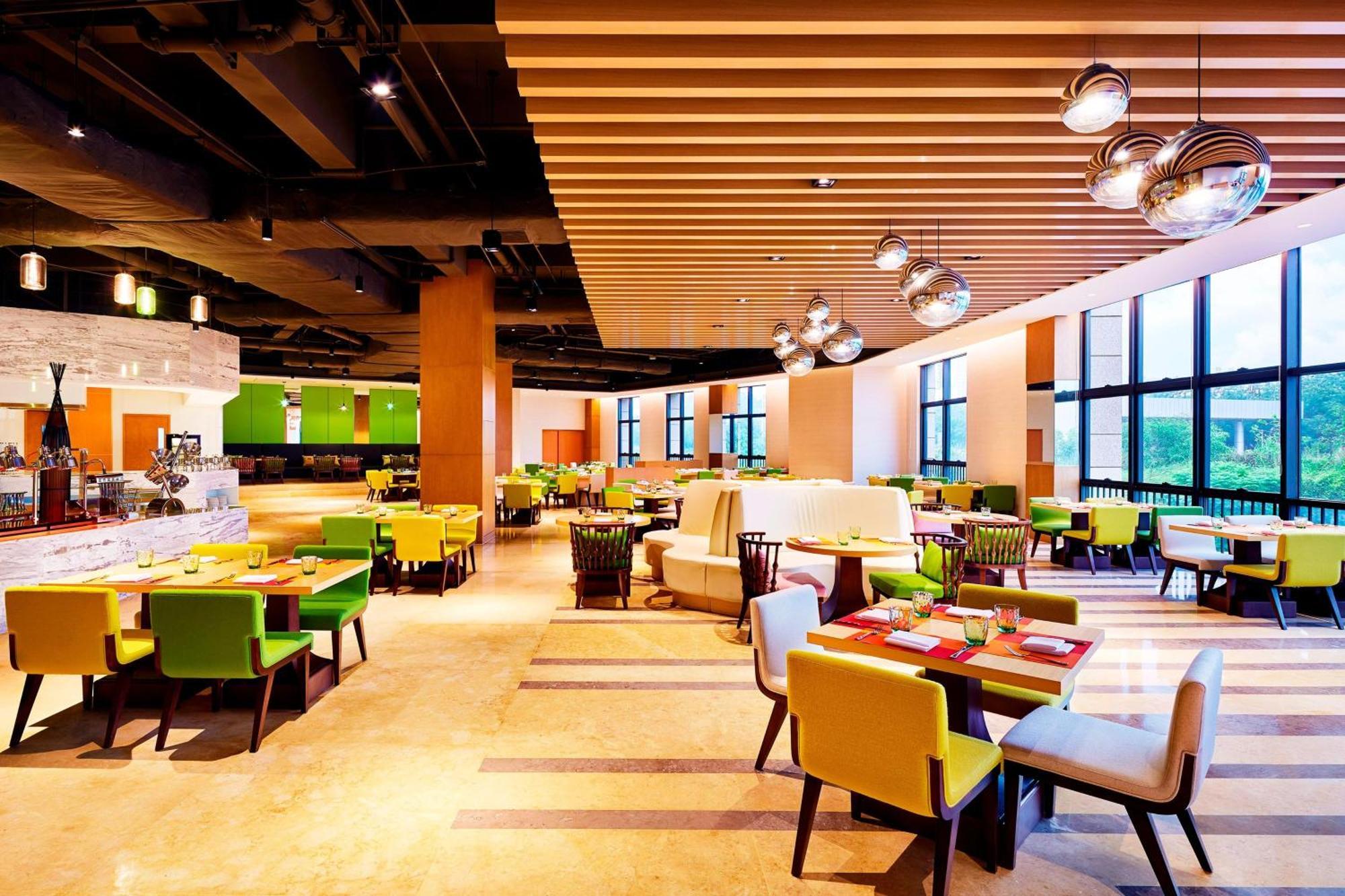 Aloft Dynamic Town Hotel Шънджън Екстериор снимка